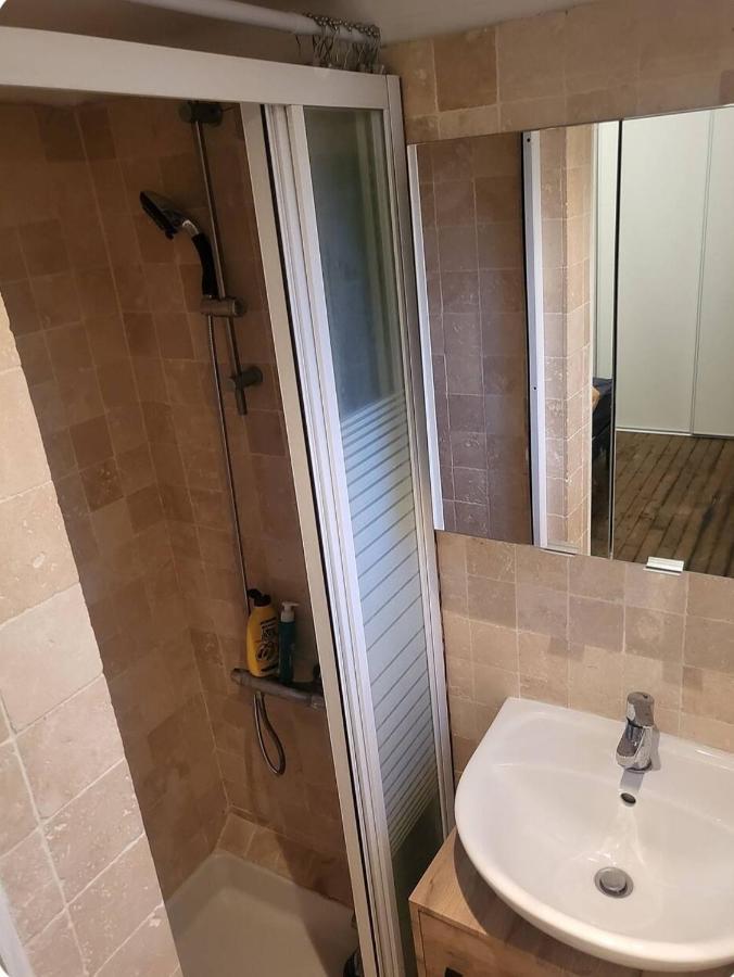 T2 Cosy Autonome H24 Parking Prive Attenant Tv 165Cm Netflix Wi-Fi Au Rez-De-Chaussee Alençon المظهر الخارجي الصورة