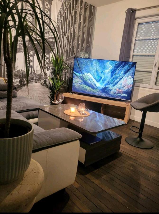 T2 Cosy Autonome H24 Parking Prive Attenant Tv 165Cm Netflix Wi-Fi Au Rez-De-Chaussee Alençon المظهر الخارجي الصورة